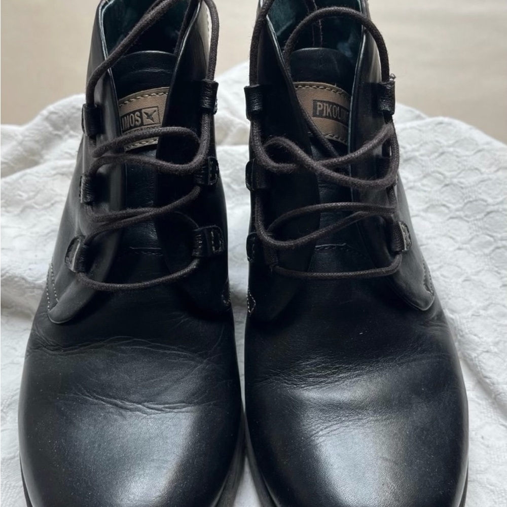Pikolinos Dark Leather Lace-Up Boots